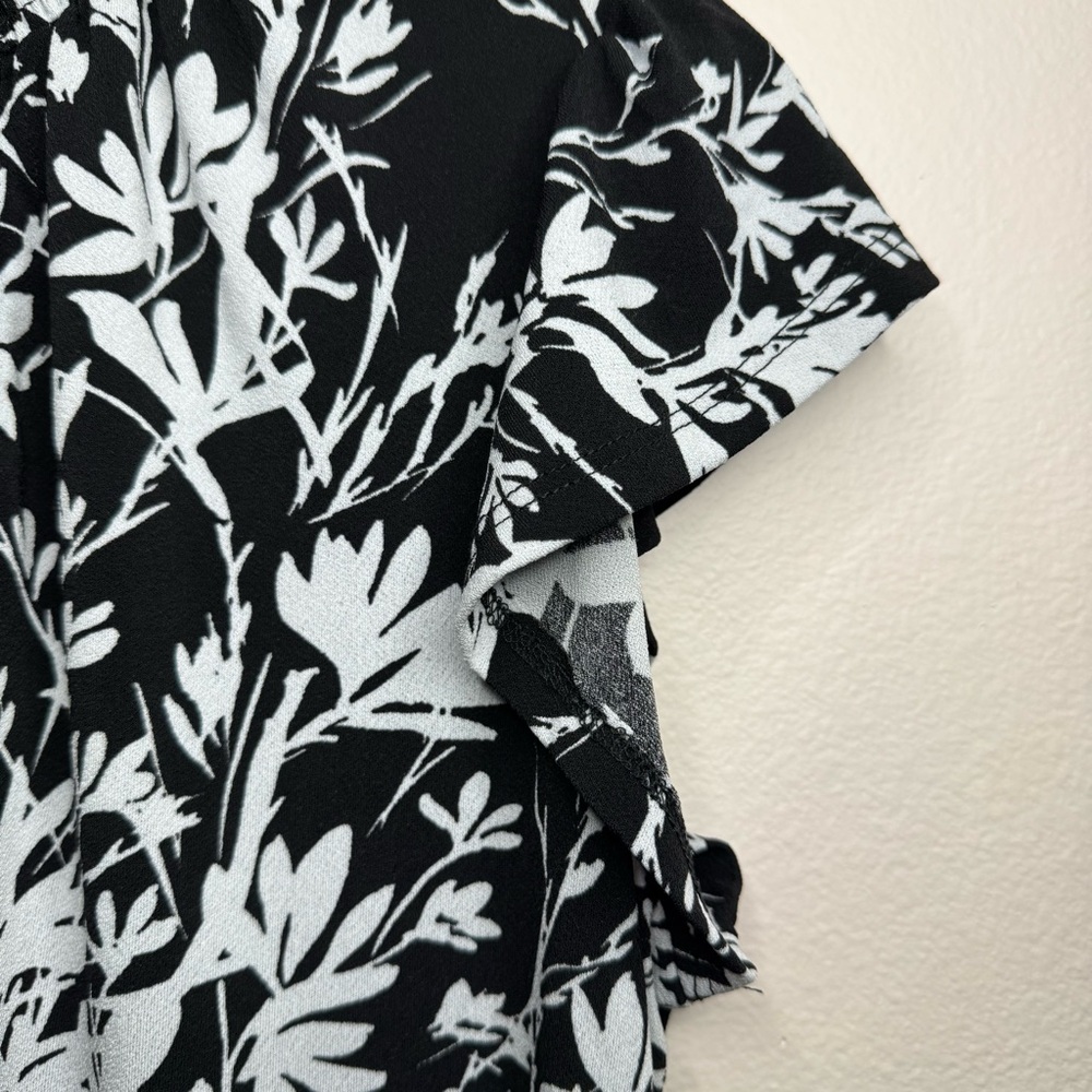 Adrienne Vitadini Floral Black and White Women's Top - Picture 4 of 7